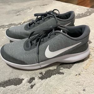 Size 7.5 Nike tennis shoes. Almost brand new.